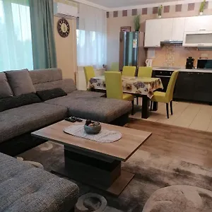 mesi-lux-apartman.hotels-hajduszoboszlo-hungary.com/