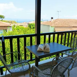 yannis-apartments-afytos.hotelschalkidiki.net/